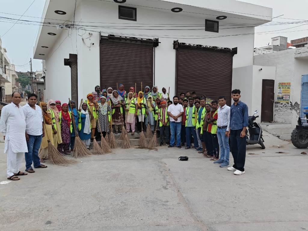The resolve for cleanliness is gaining new momentum Municipal Councils special campaign continues extensive cleanliness drive conducted in five wards of Hansi
